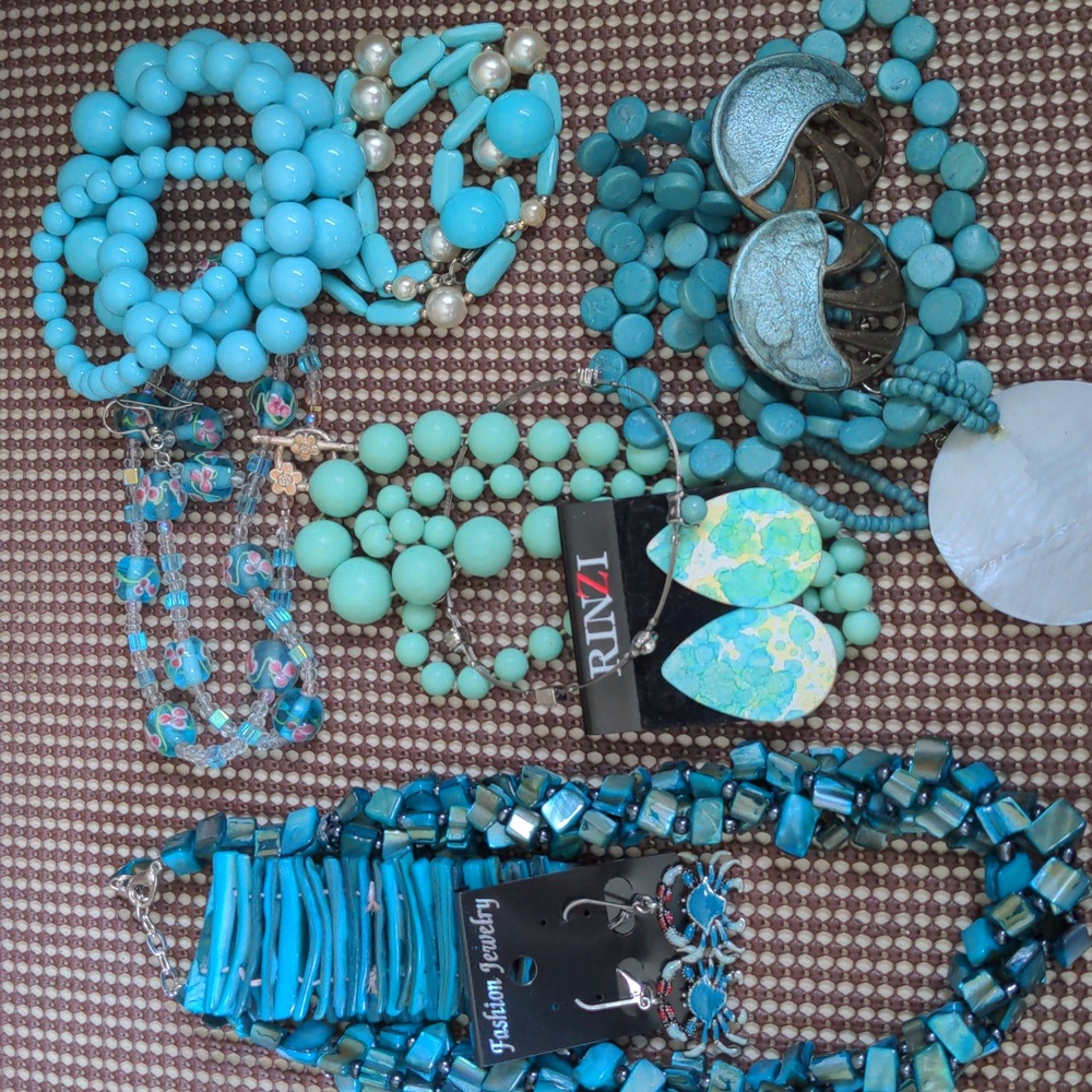 A293 Shades of the Ocean 🌊: Five Necklace Sets